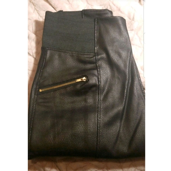 Leather Snake skin tights with gold zipper pockets - Picture 2 of 2